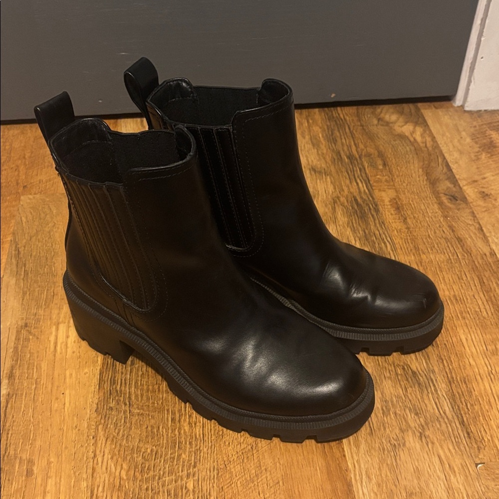 Universal Thread Black Ankle Boots